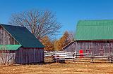 Barn With Red Door_15114